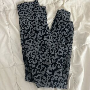 Black and Gray Leopard Print Leggings